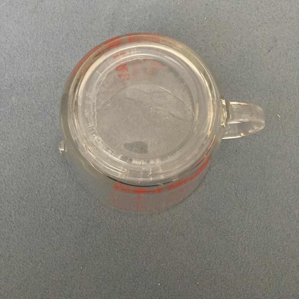 Vintage Pyrex #532 D-Handle Glass 4 Cups (1QT) Measuring Cup w/Red Lettering